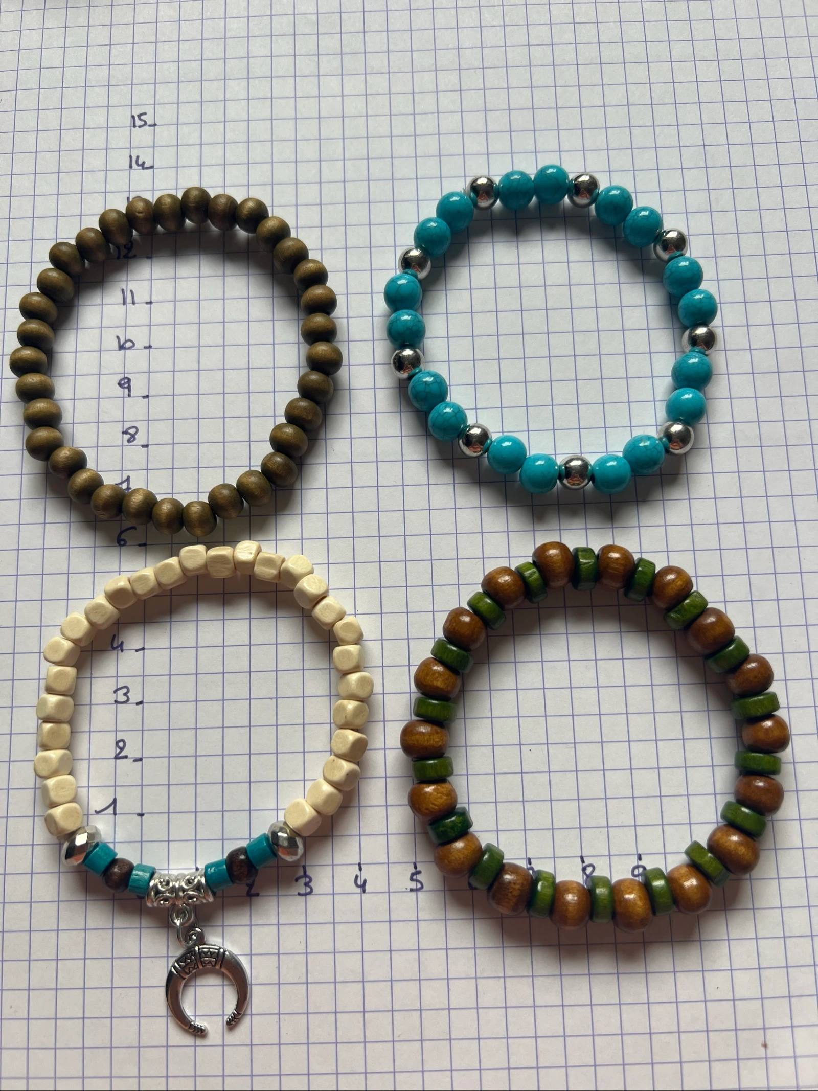 Lot de 4 bracelets 